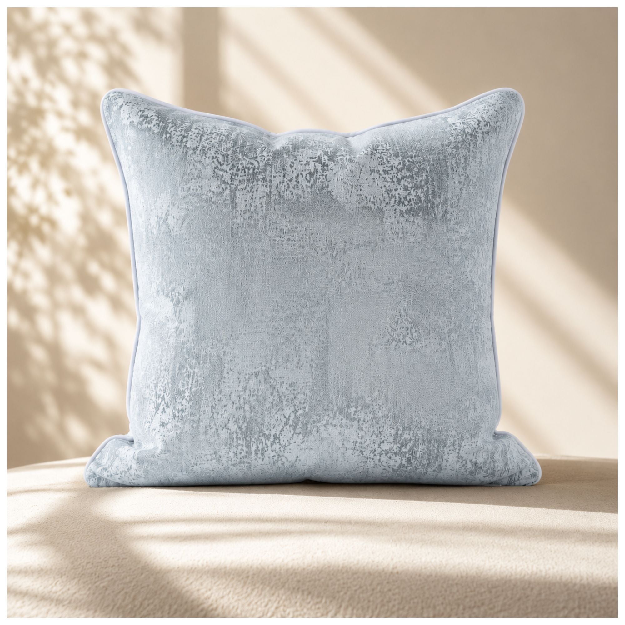 Vista principal del cojín decorativo Niza azul glacial