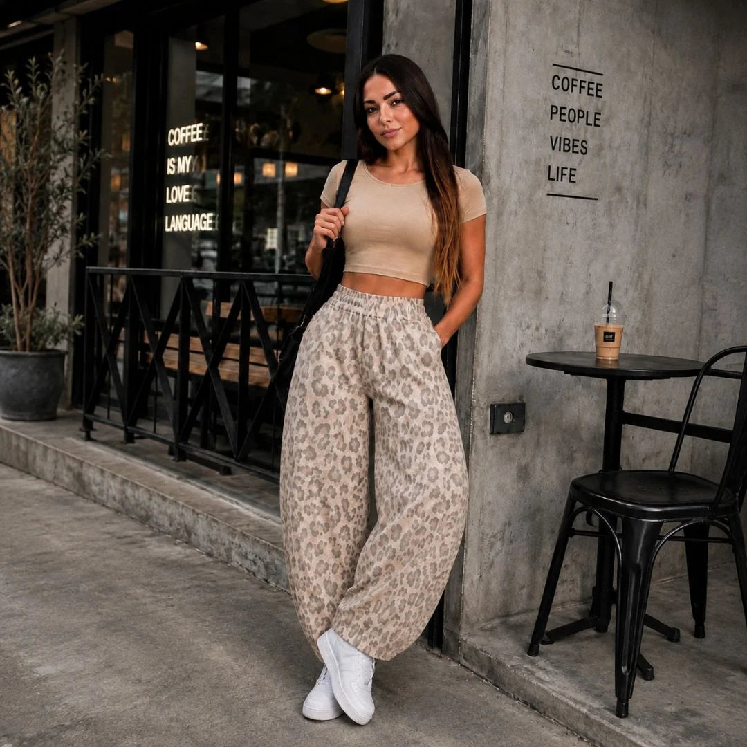 Mía conjunto beige con pantalón animal print | MATTEA