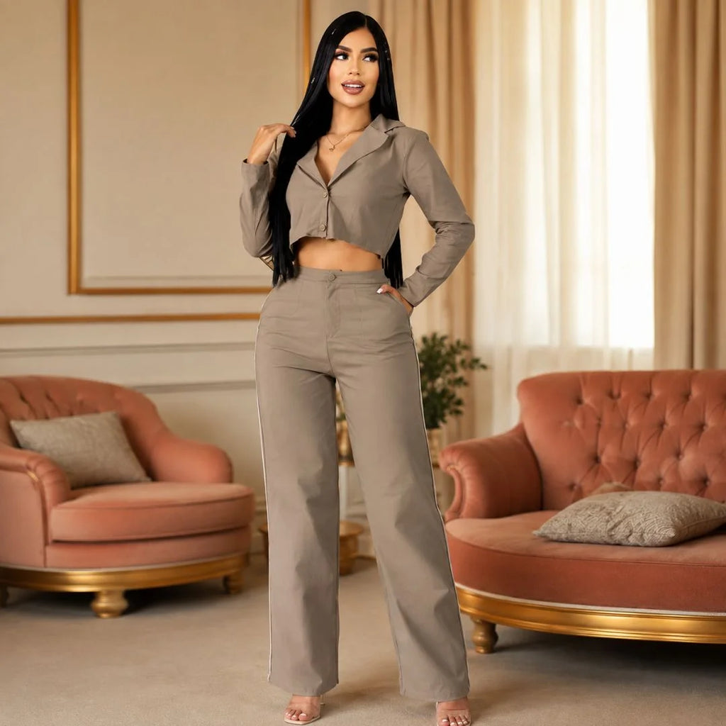 Renata - Conjunto beige blazer con espalda abierta
