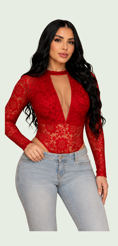 Body de blonda floral rojo para mujer, vista frontal con manga larga, cuello alto y escote profundo.