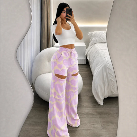 Conjunto Alma para mujer con blusa en algodón licrado y pantalón SCUBA de corazones lila | MATTEA