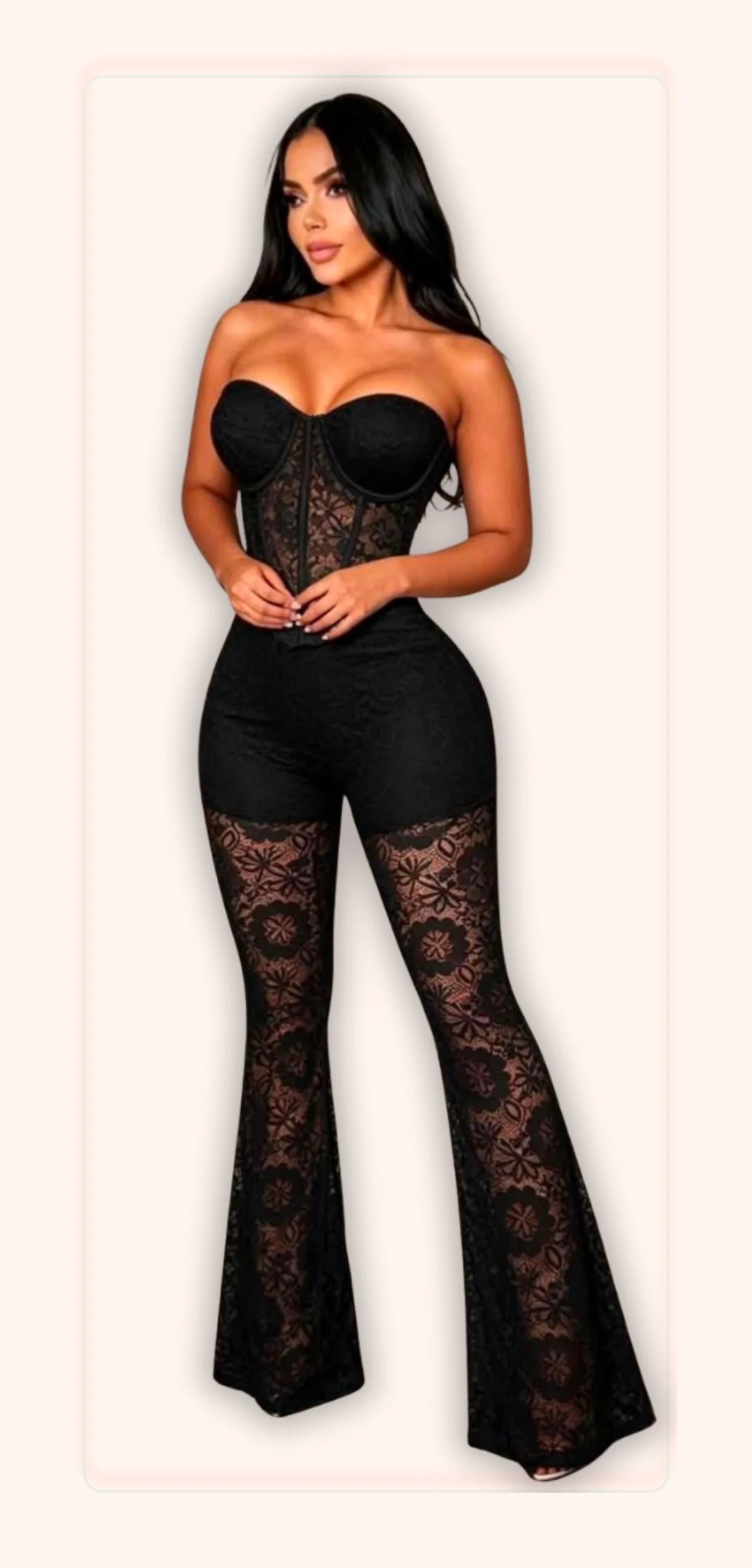 Enterizo negro MATTEA con corsé strapless, blonda floral transparente y pantalón bota campana